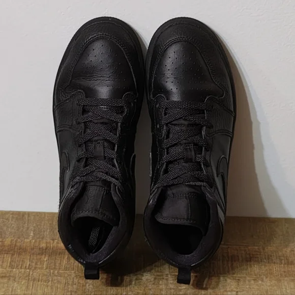 Jordan 1 Mid 'Triple Black Tumbled Leather' (PS) Kid's Size 3Y - Picture 6 of 7